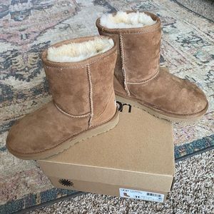 UGG Classic Kids Size 11